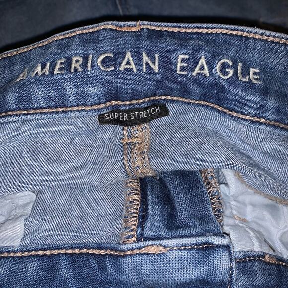 American Eagle Distressed Hi Rise Shortie Size 4 - Picture 5 of 6